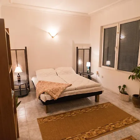 Cosy Accommodation In Top Center Apartment *