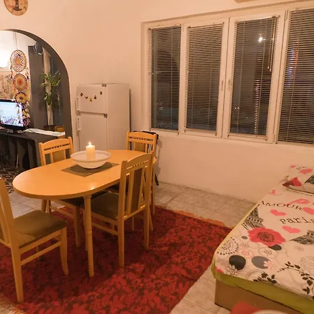 Cosy Accommodation In Top Center Apartment Varna